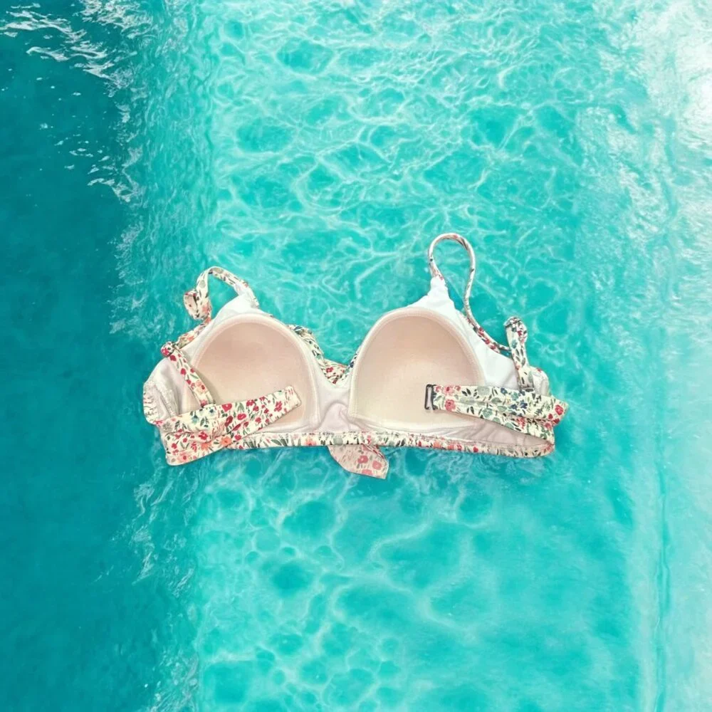 Bikini Floral Ruffle: Woman Size S - Because Making Waves Isn't Just for Pools! - Picture 3 of 4